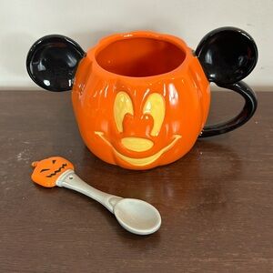 Disney Halloween Mickey Jack O’lantern pumpkin coffee mug and spoon